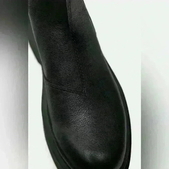 Zara  LOW HEELED LEATHER ANKLE BOOTS WITH ZIPPER NWOT - Picture 2 of 11